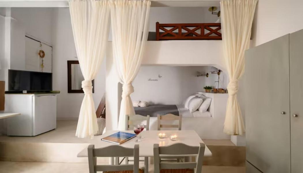 On An Island Suites & Apartments - Fira Ngoại thất bức ảnh