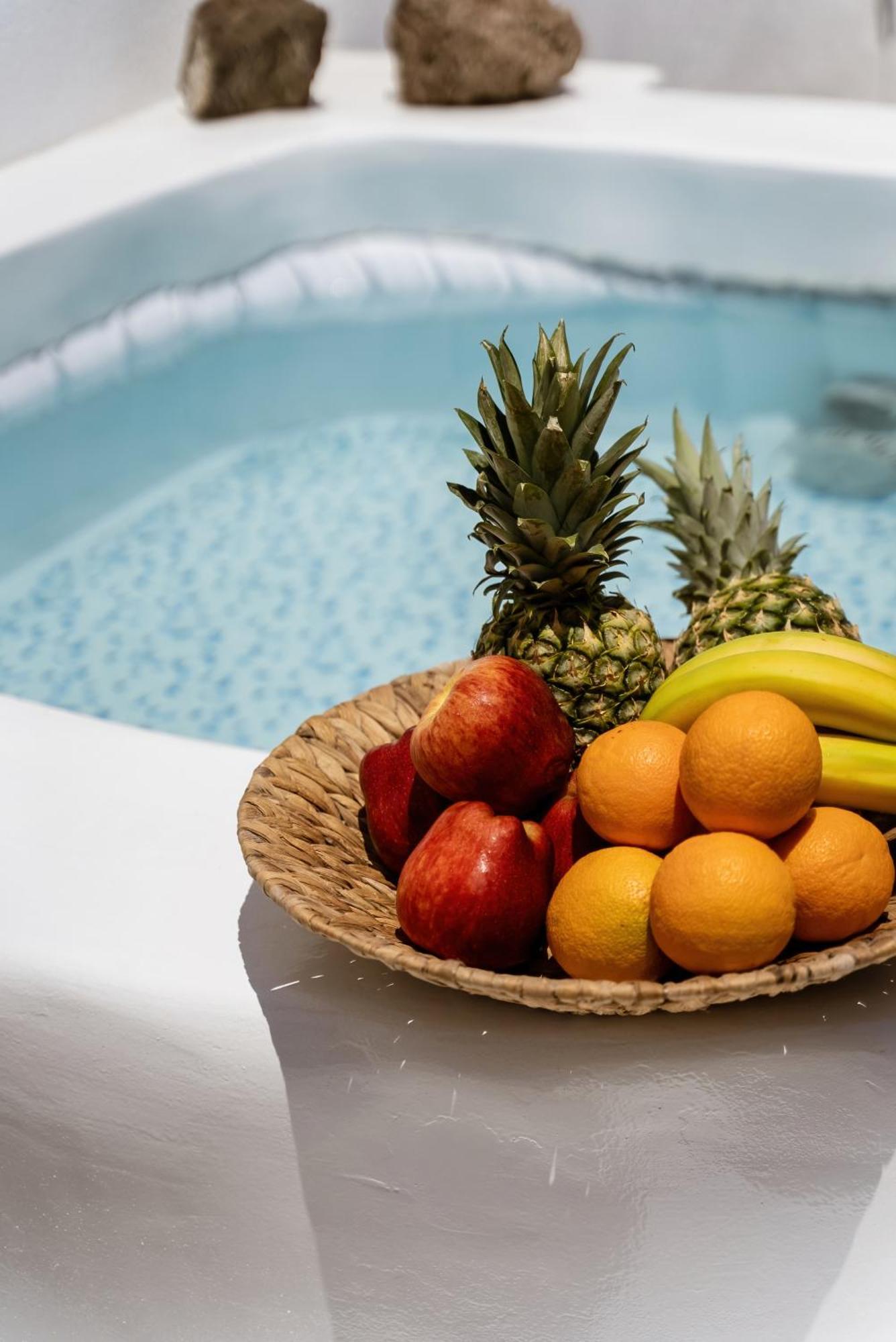 On An Island Suites & Apartments - Fira Ngoại thất bức ảnh