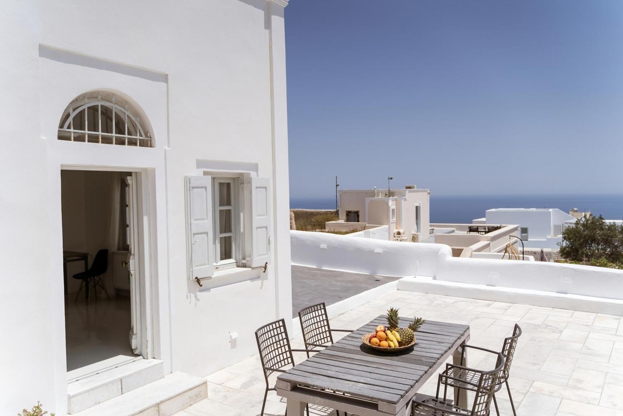 On An Island Suites & Apartments - Fira Ngoại thất bức ảnh