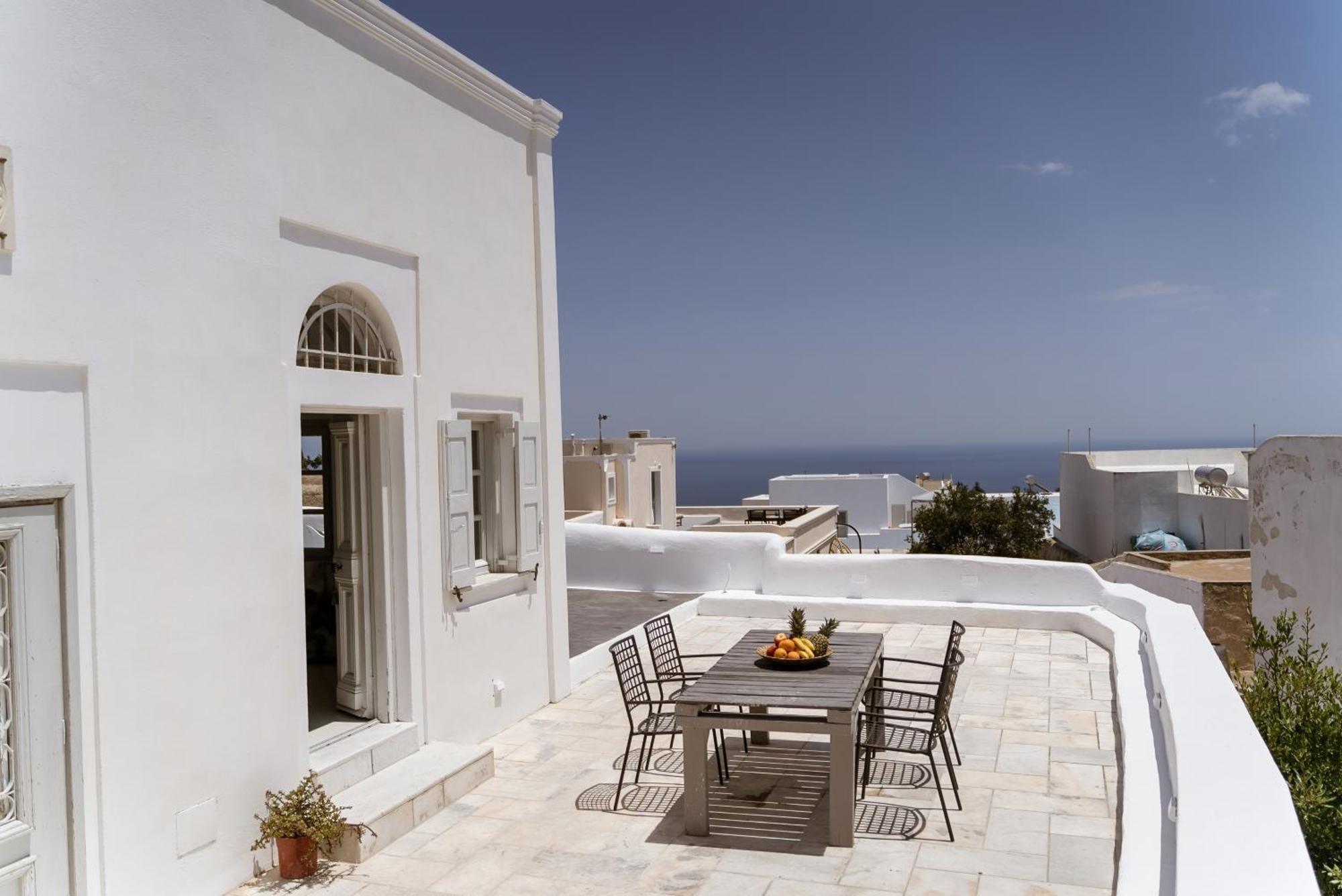On An Island Suites & Apartments - Fira Ngoại thất bức ảnh