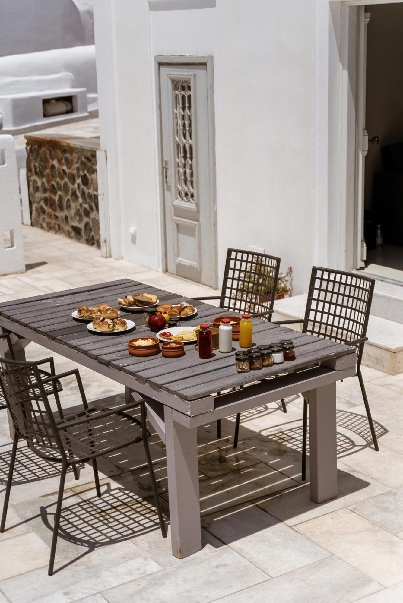 On An Island Suites & Apartments - Fira Ngoại thất bức ảnh