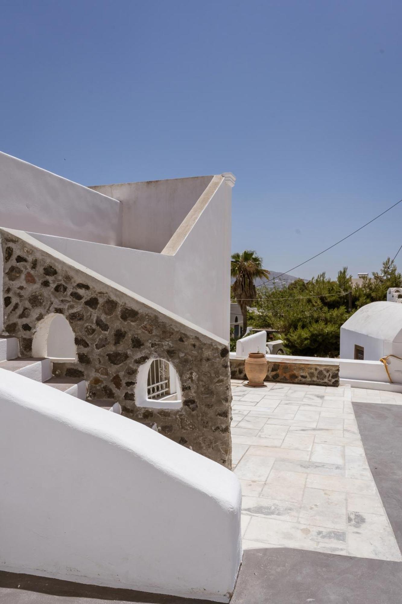 On An Island Suites & Apartments - Fira Ngoại thất bức ảnh